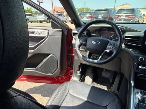 Used 2020 Ford Explorer Limited w/ Class III Trailer Tow Package AWD/4WD image 19