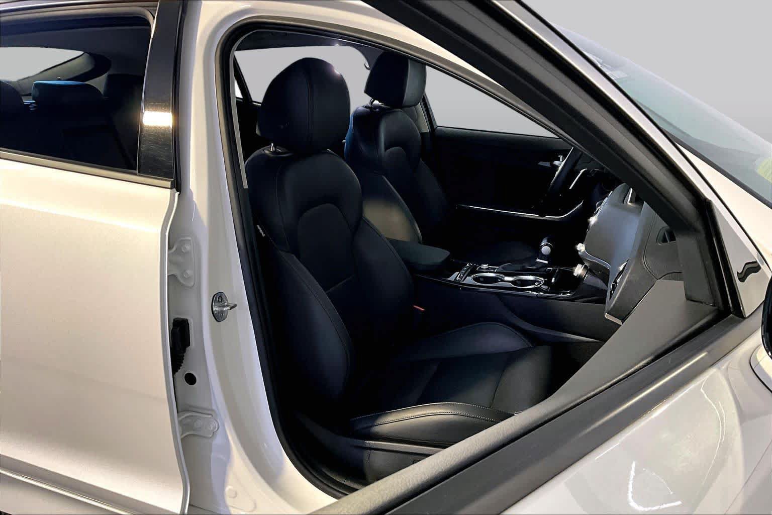 Used 2019 Kia Stinger RWD image 7