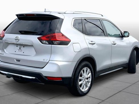 Used 2017 Nissan Rogue SV image 13