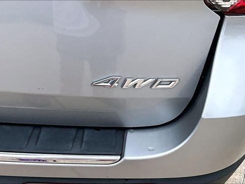 Used 2023 Ford Explorer Limited AWD/4WD image 10