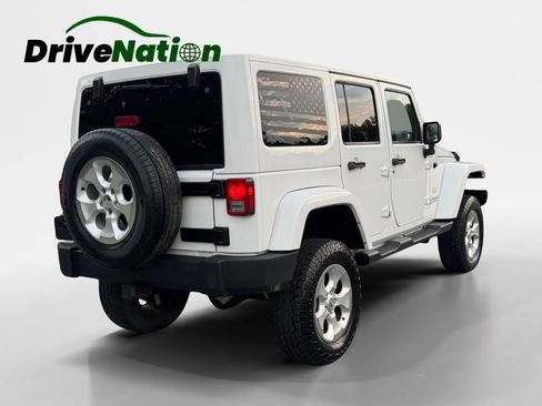 Used 2015 Jeep Wrangler Unlimited Sahara w/ Dual Top Group AWD/4WD image 5