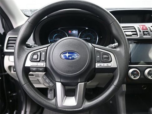 Used 2017 Subaru Forester 2.5i Premium image 2