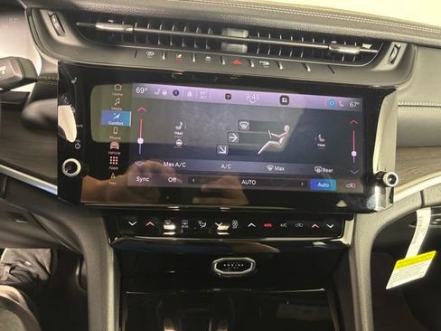 New 2026 Jeep Grand Cherokee Altitude AWD/4WD image 21