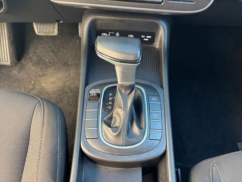 Used 2025 Hyundai Kona SEL image 41