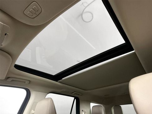 Used 2024 Ford Expedition Limited image 6