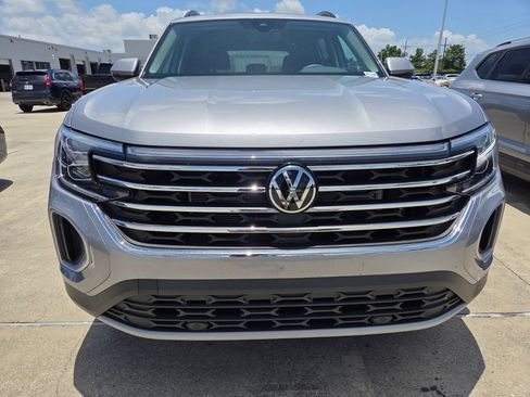 Used 2026 Volkswagen Atlas SE w/ Panoramic Sunroof Package FWD image 7