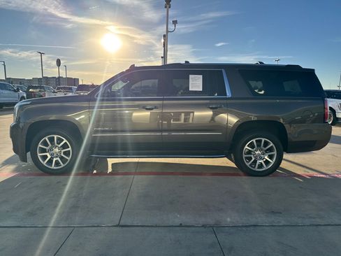 Used 2020 GMC Yukon XL Denali w/ Open Road Package image 2