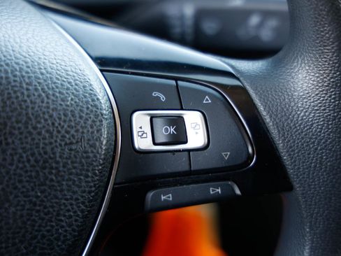 Used 2017 Volkswagen Passat 1.8T S image 25