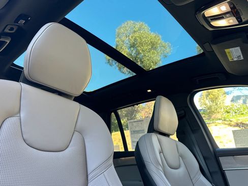 New 2026 Volvo XC90 T8 Ultra w/ Protection Package Premier image 15