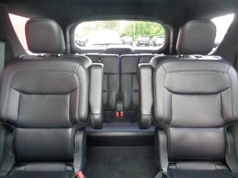 Used 2020 Ford Explorer XLT w/ Equipment Group 202A AWD/4WD image 9