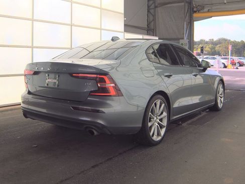 Used 2019 Volvo S60 T5 Momentum w/ Premium Package FWD image 2