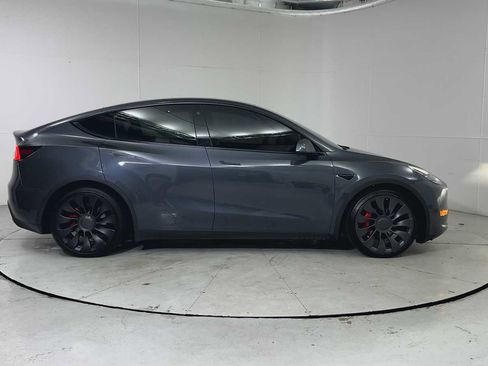 Used 2022 Tesla Model Y Performance image 9