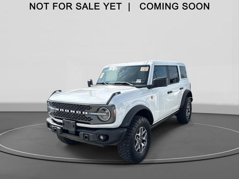 Used 2025 Ford Bronco Badlands image 1