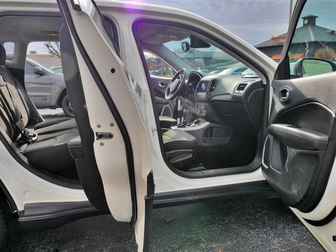 Used 2019 Jeep Compass Sport image 10