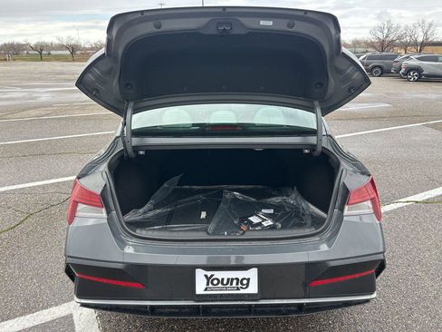 New 2026 Hyundai Elantra Limited image 25