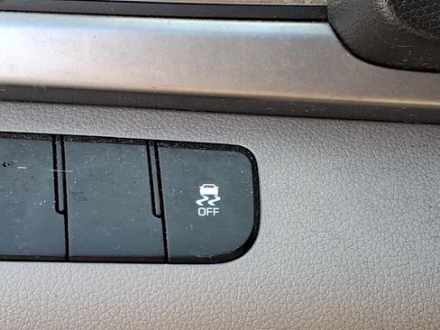 Used 2018 Hyundai Elantra SE image 22