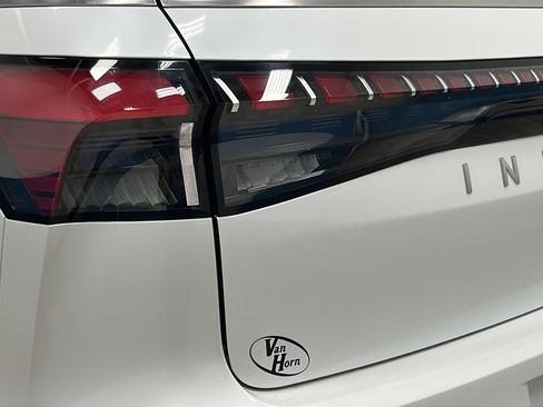 Used 2025 INFINITI QX80 Pure AWD/4WD image 43