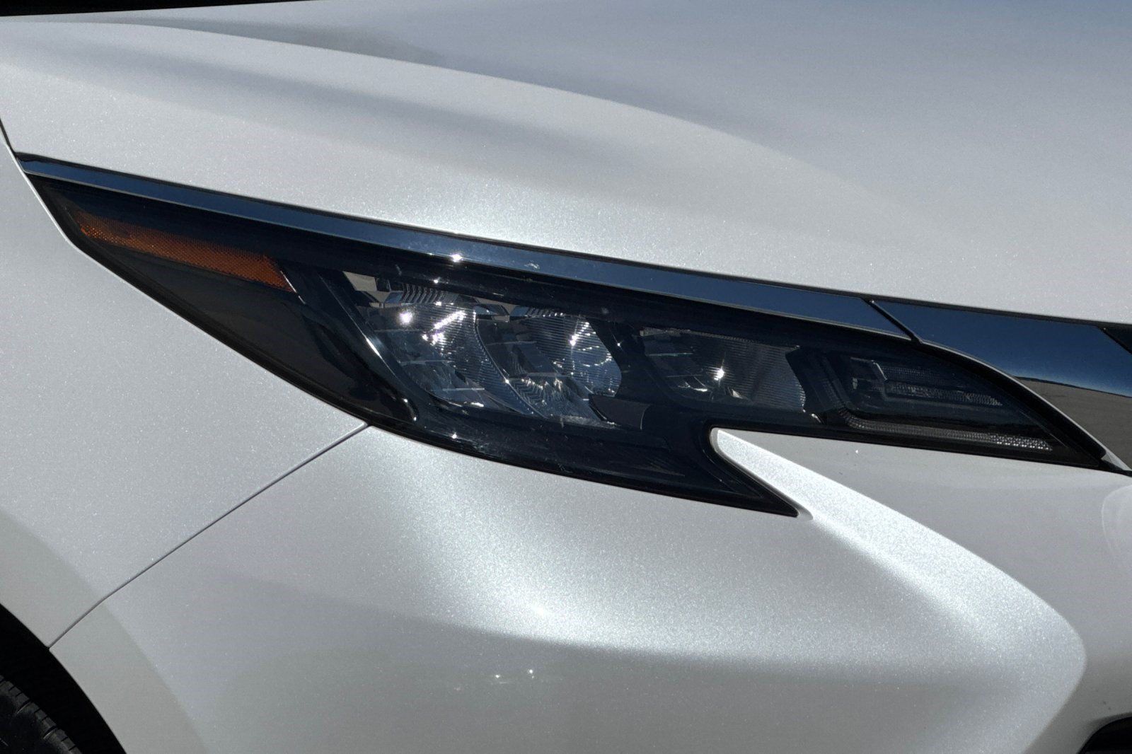 Used 2026 Toyota Sienna XLE FWD image 12