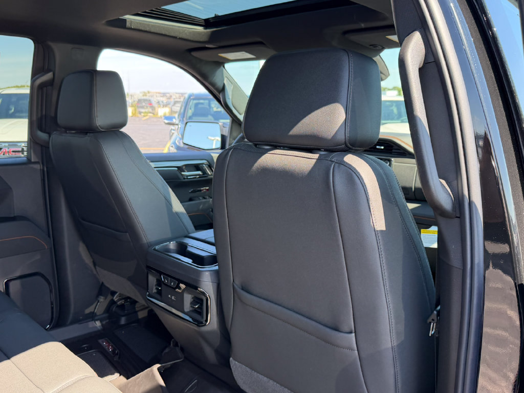 New 2026 GMC Sierra 1500 AT4 w/ AT4 Premium Package AWD/4WD image 17