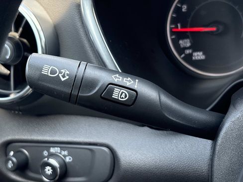 Used 2025 Chevrolet Blazer LT FWD image 19