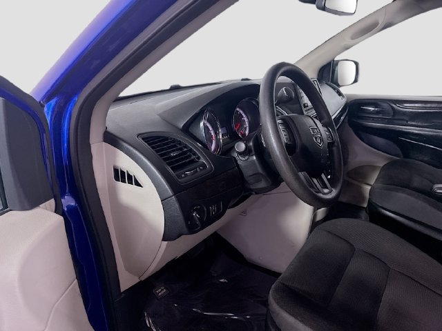 Used 2019 Dodge Grand Caravan SE FWD image 21