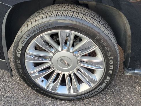 Used 2017 Cadillac Escalade ESV Platinum image 17