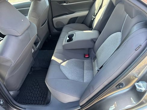 Used 2021 Toyota Camry LE AWD/4WD image 32