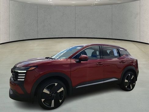 Used 2025 Nissan Kicks SR image 6