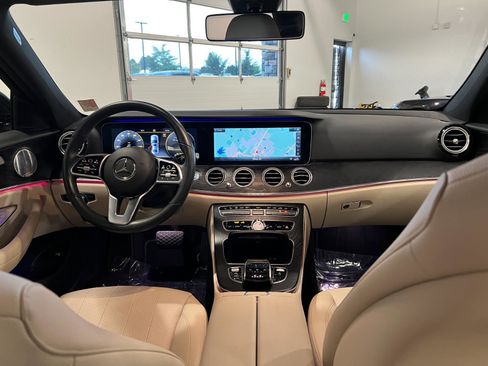 Used 2020 Mercedes-Benz E 350 4MATIC Sedan w/ Parking Assistance Package image 31