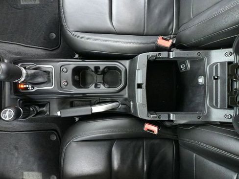 Used 2021 Jeep Wrangler Unlimited Sahara image 36