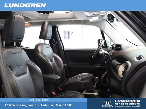 Used 2016 Jeep Renegade Limited image 12