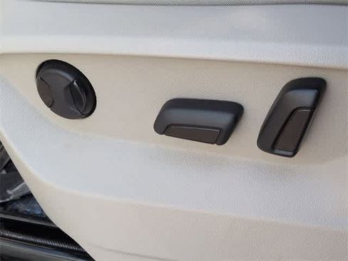 Used 2022 Volkswagen Atlas SE image 17