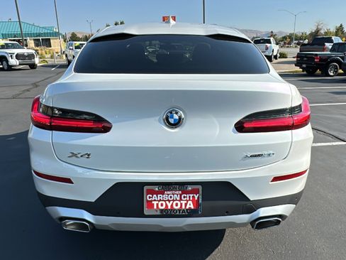 Used 2025 BMW X4 xDrive30i w/ Premium Package image 4