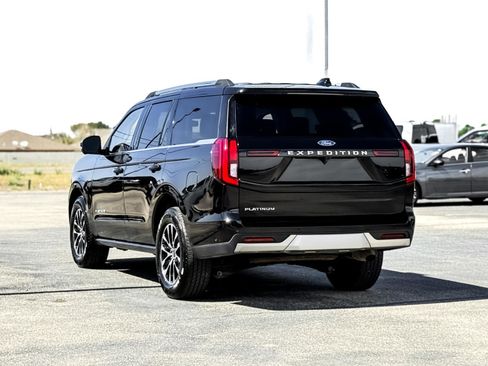Used 2025 Ford Expedition Platinum AWD/4WD image 9