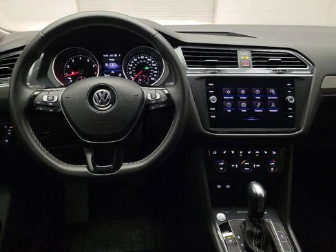 Used 2021 Volkswagen Tiguan SE FWD image 22