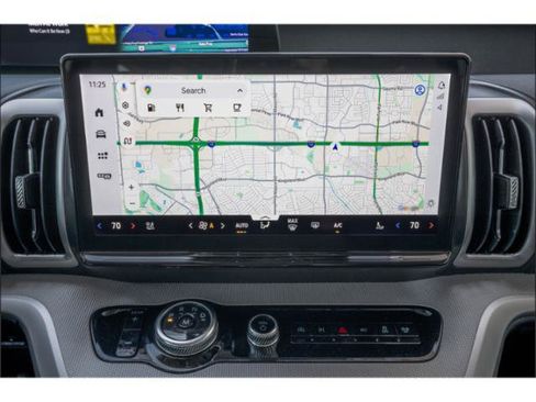 Used 2025 Ford Expedition Active AWD/4WD image 18