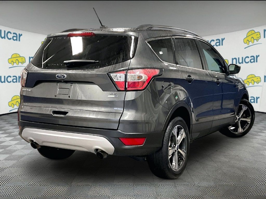 Used 2017 Ford Escape SE w/ SE Leather Comfort Package AWD/4WD image 6