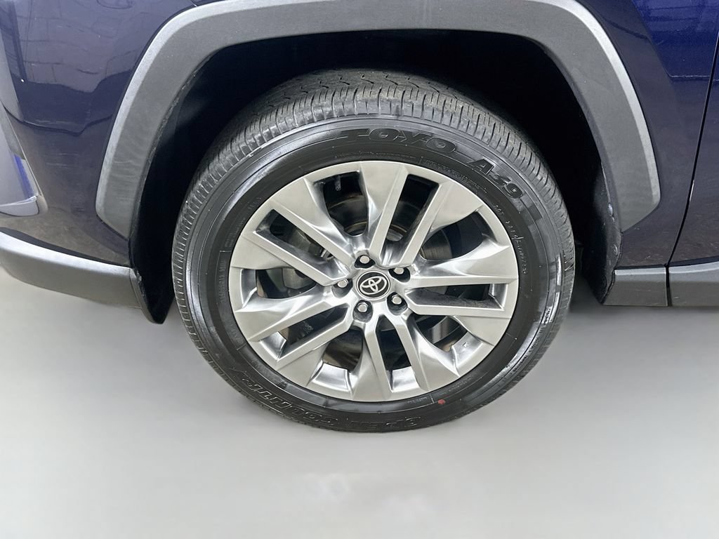 Used 2022 Toyota RAV4 XLE Premium FWD image 8