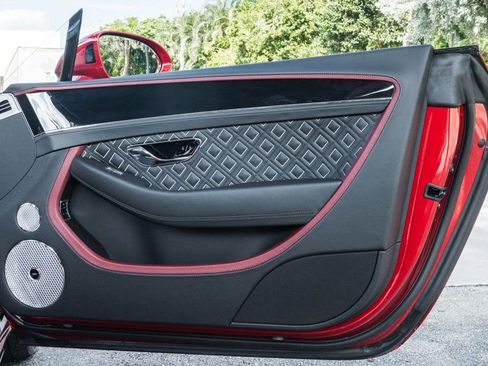 Used 2024 Bentley Continental GT Speed image 32