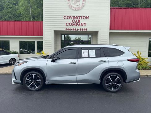 Used 2021 Toyota Highlander XSE AWD/4WD image 4