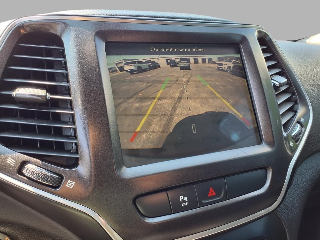 Used 2019 Jeep Cherokee Trailhawk w/ Comfort/Convenience Group AWD/4WD image 8