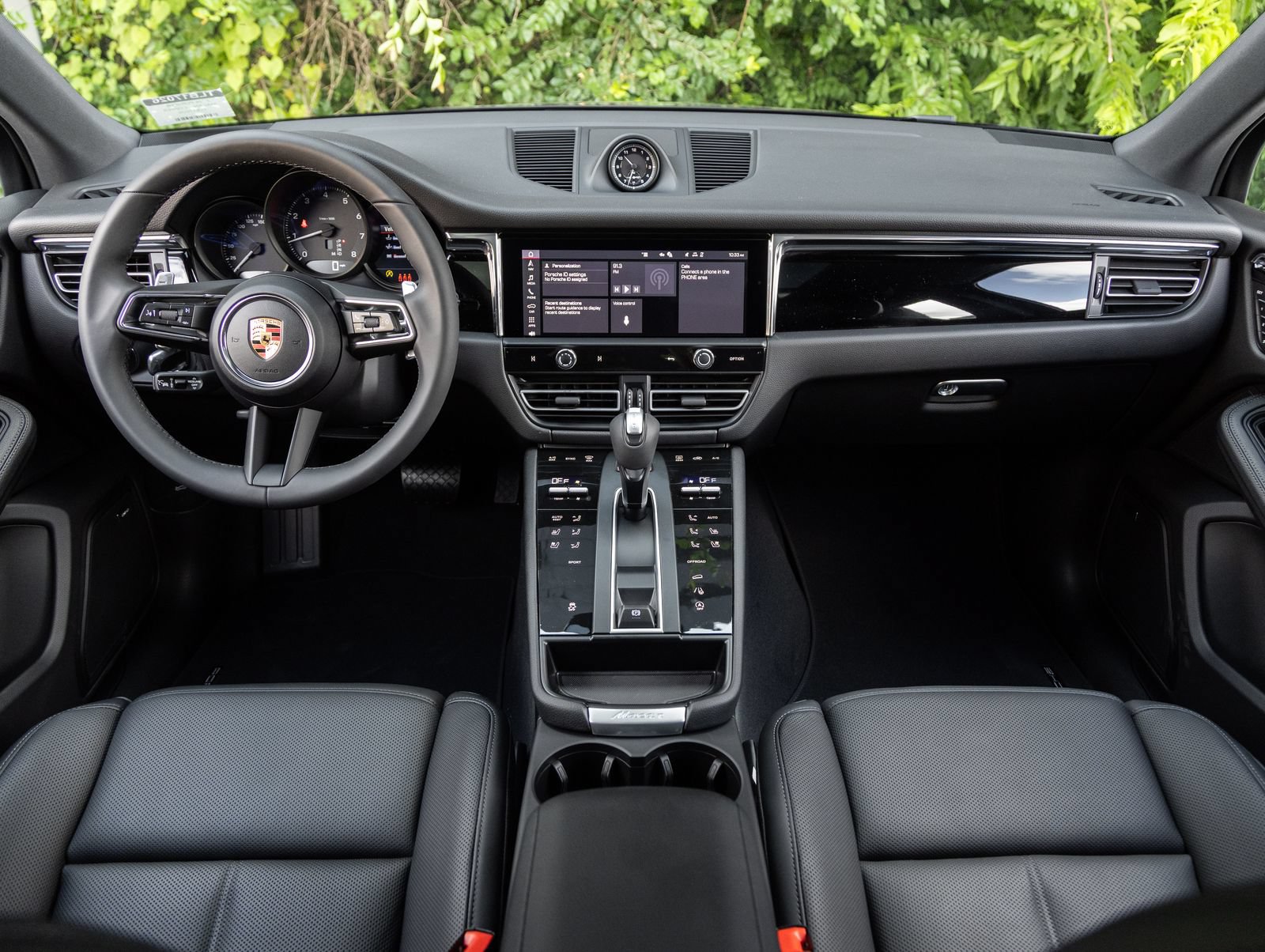 Certified 2026 Porsche Macan AWD/4WD image 12
