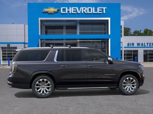 New 2026 Chevrolet Suburban Premier image 5