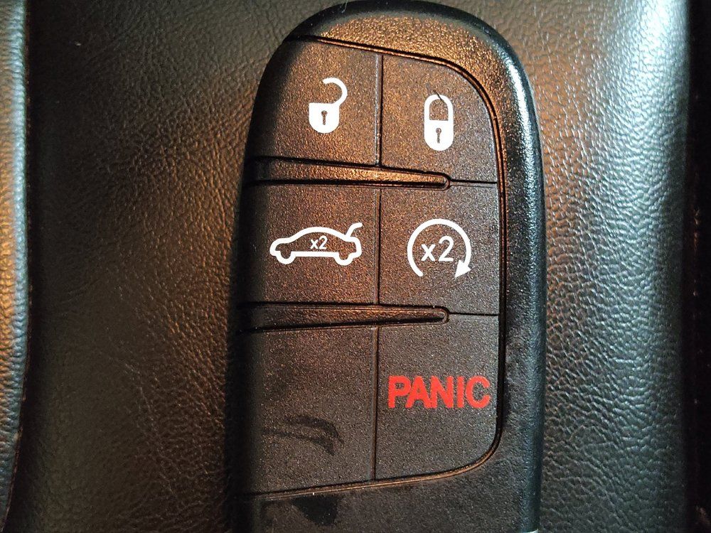 Used 2021 Jeep Cherokee Latitude Plus AWD/4WD image 32