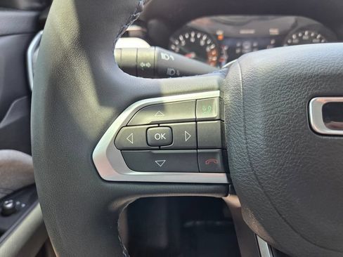 Used 2022 Jeep Compass Latitude FWD image 30