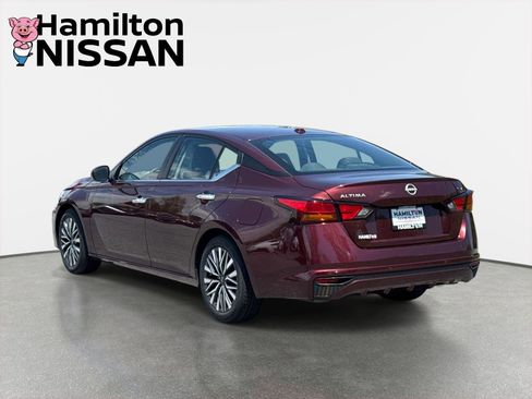 Used 2024 Nissan Altima 2.5 SV FWD image 4