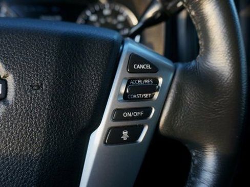 Used 2024 Nissan Titan SV w/ SV Convenience Package AWD/4WD image 24