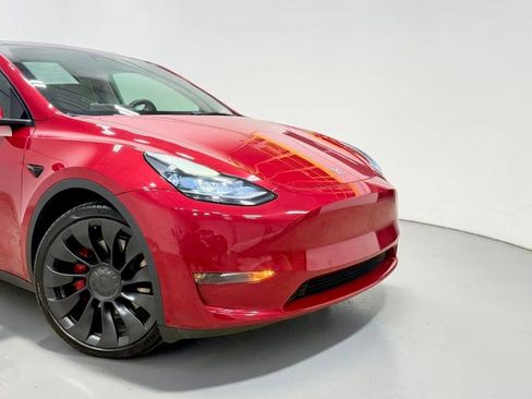 Used 2022 Tesla Model Y Performance AWD/4WD image 6