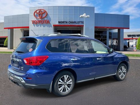 Used 2017 Nissan Pathfinder SL w/ SL Tech Package AWD/4WD image 7