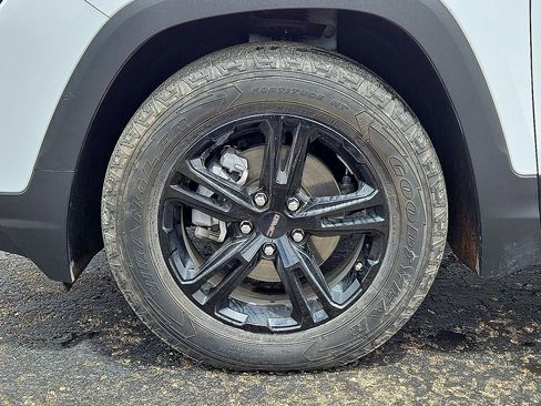 Used 2023 GMC Terrain AT4 image 9